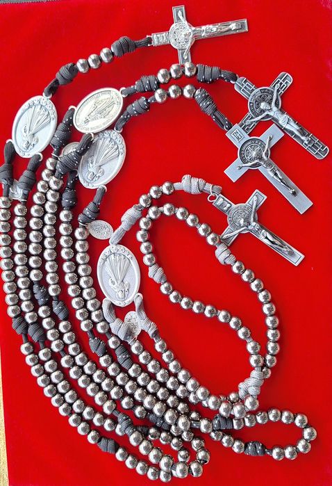 Różaniec WM. Paciorki jednolita masa akrylowa(nie ściera