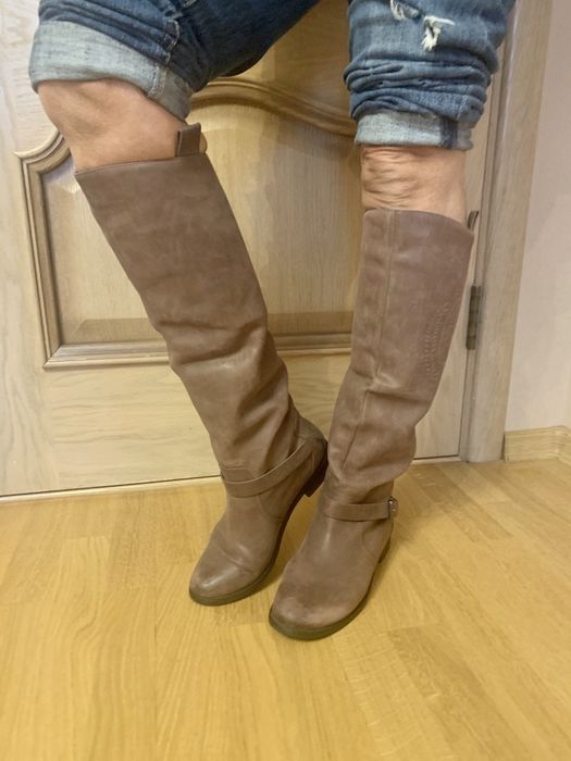 Утепленные кожаные сапоги фирма Attizzare