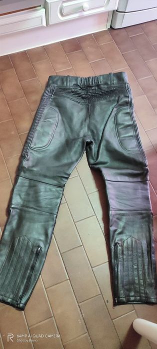 Calças de mota em pele