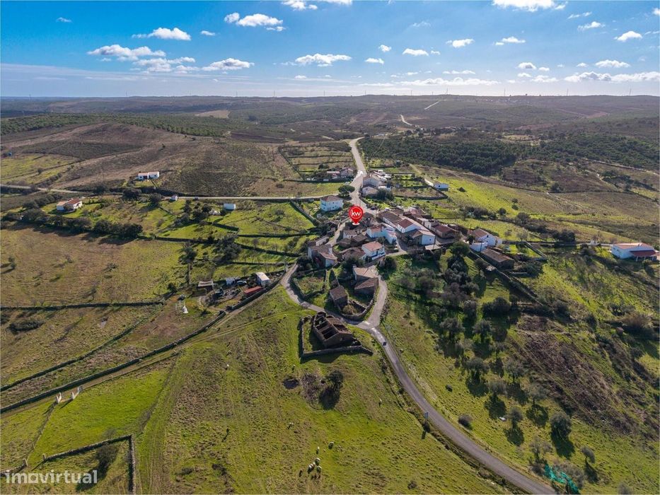 Moradia para recuperar para venda localizado no Pereiro-Alcoutim