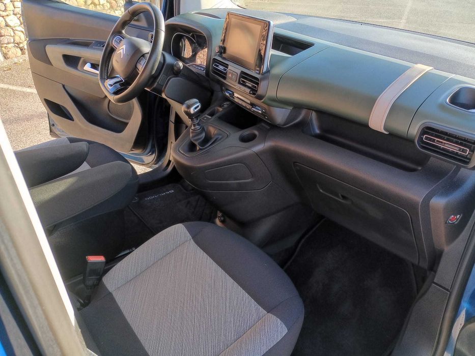 Citroen Berlingo adaptada transporte cadeira de rodas