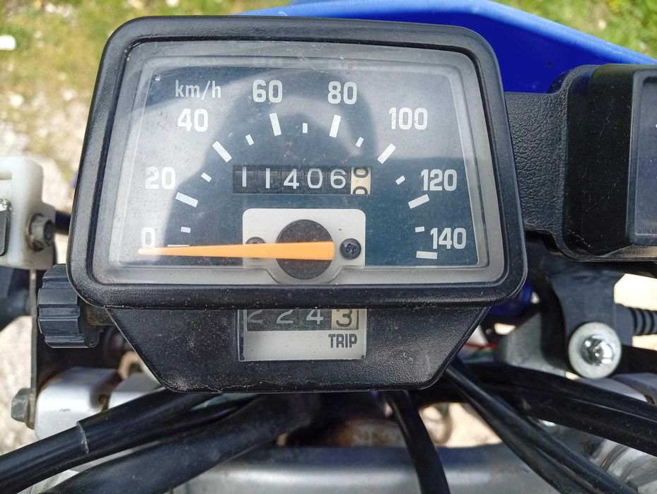 Moto de Enduro ágil e leve