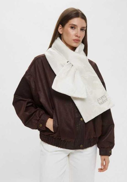 Женский утепленный белый шарф Tommy Jeans оригинал