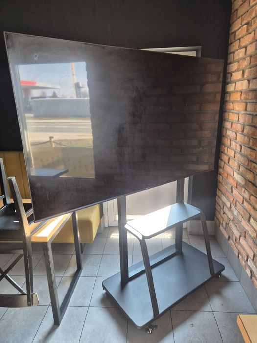 Telewizor Hisense 75A6K, z podstawą  stan idealny