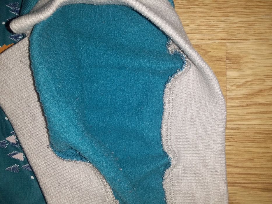 Жилєтка, светрик р-р 2-3