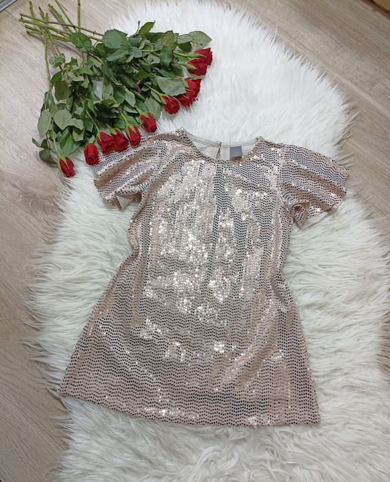 Błyszcząca sukienka rozmiar 104