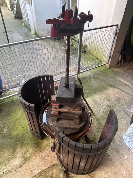 Prensa manual para produção de vinho