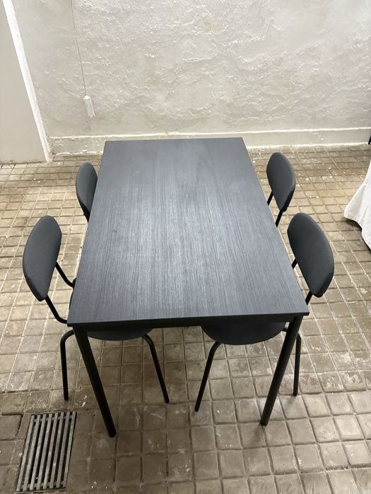 mesa com 4 cadeiras ikea preta