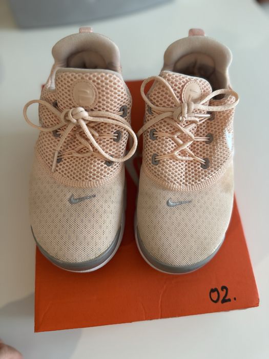 Nike-  buty sportowe na lato. EUR33,5 21cm. Stan bardzo dobry.