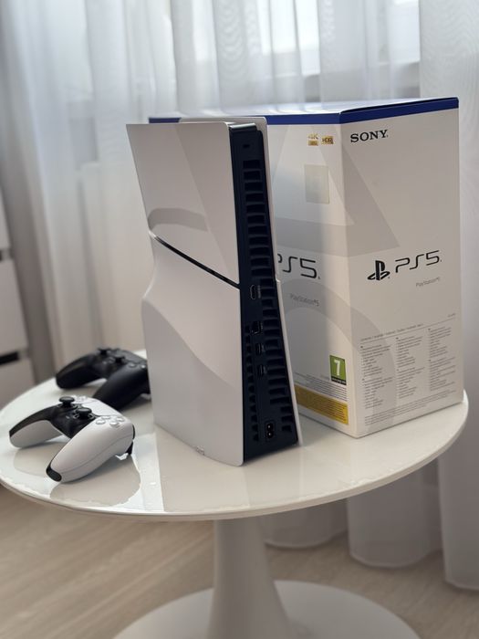 Продам Sony PS5 состояние новой