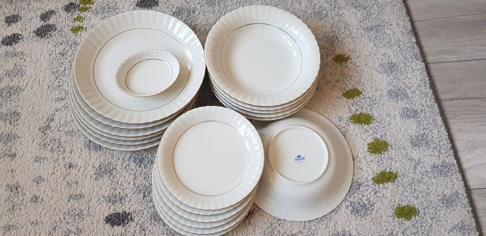 Serwis Chodzież obiadowy 19 elementów