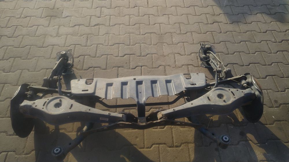 ) Passat B7 belka zawieszenia tył wahacze piasty