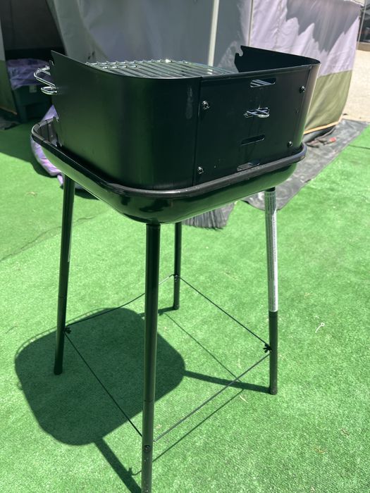 Churrasqueira/Barbecue a carvao