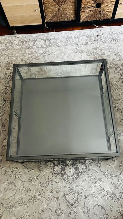 Mesa de centro em vidro