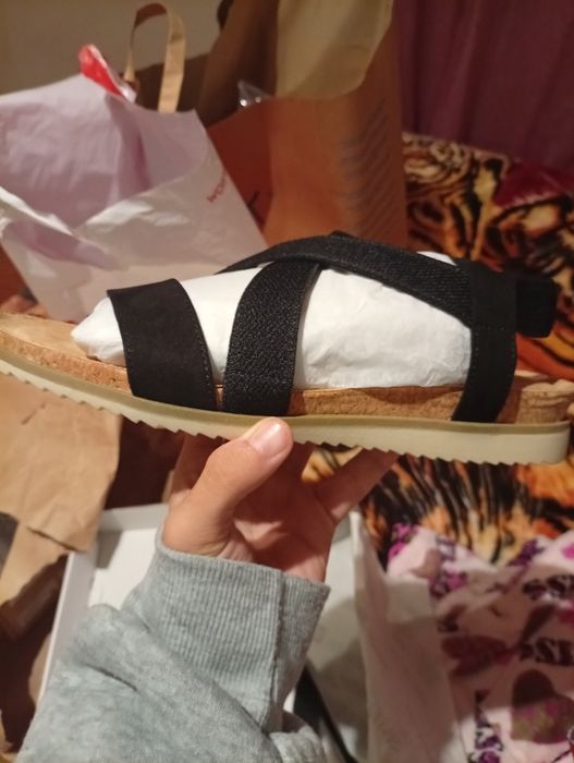 Sandálias confortáveis de mulher