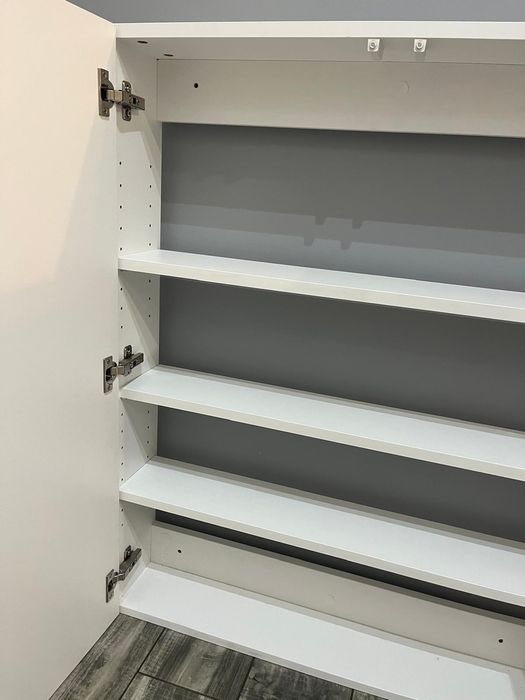 Szafka wisząca lub stojąca, solidna, robiona na wymiary