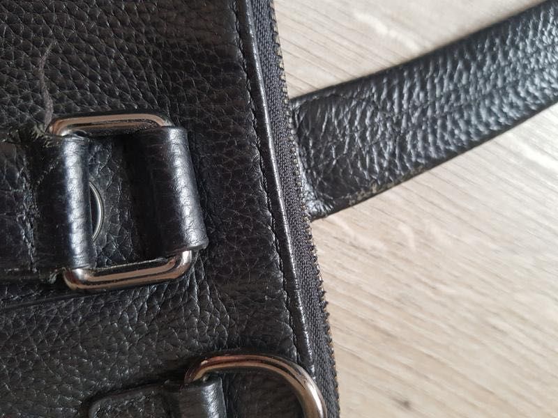 Шкіряна сумка відомого бренду salvatore ferragamo