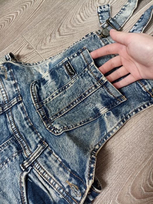 Одяг/дитячий/джинси/костюм