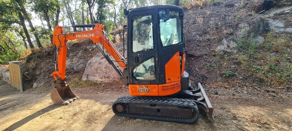 Mini giratória Hitachi zx26U 2016