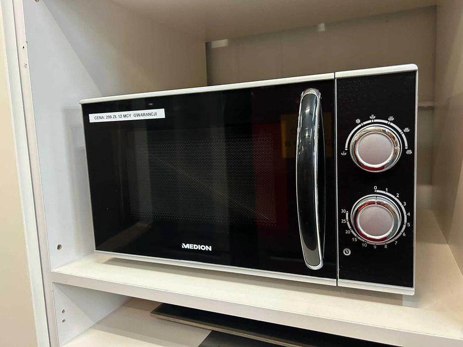 OUTLET AGD Kuchenka mikrofalowa Medion 700W NOWA Z GWARANCJĄ