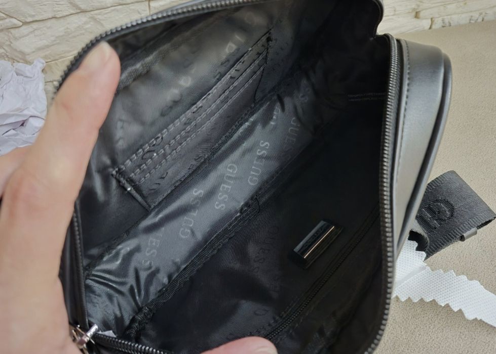 Saszetka Nerka Damska Guess