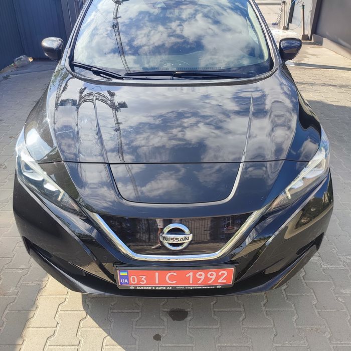 Nisan Life 40 TEKNA + З АВТОпаркуванням топова версія