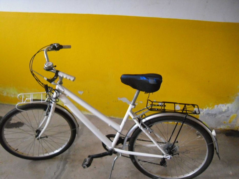 Bicicleta de cidade, quase nova