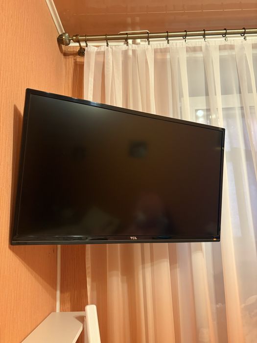 Телевізор    TCL