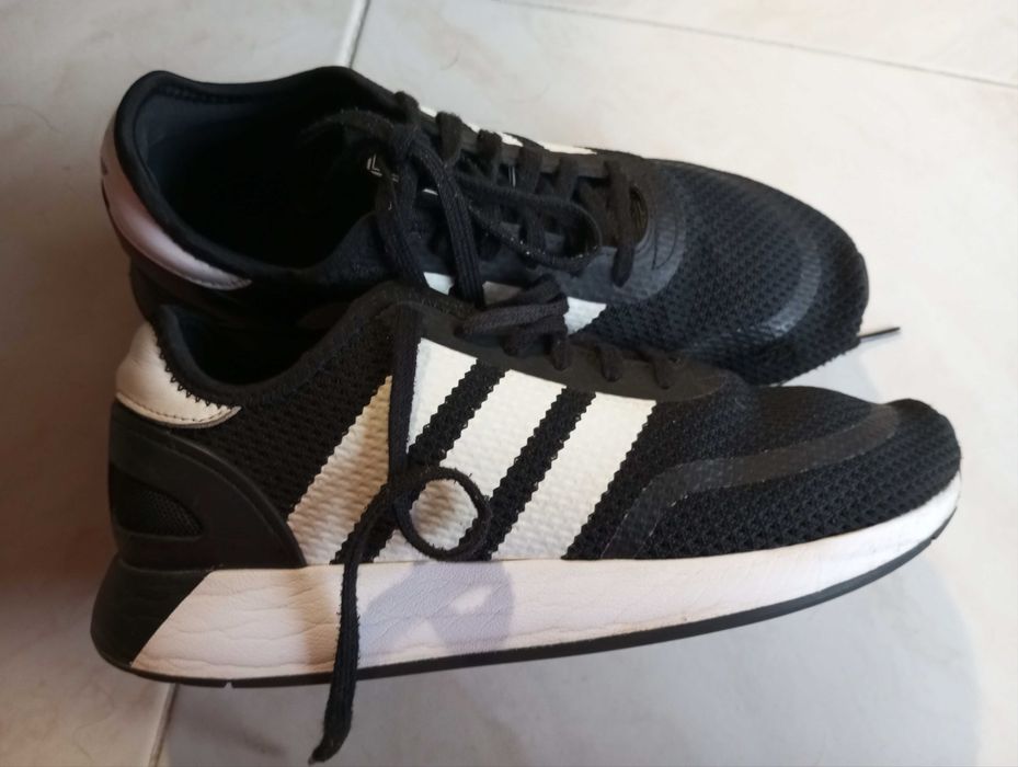 Ténis Adidas originais e seminovos
