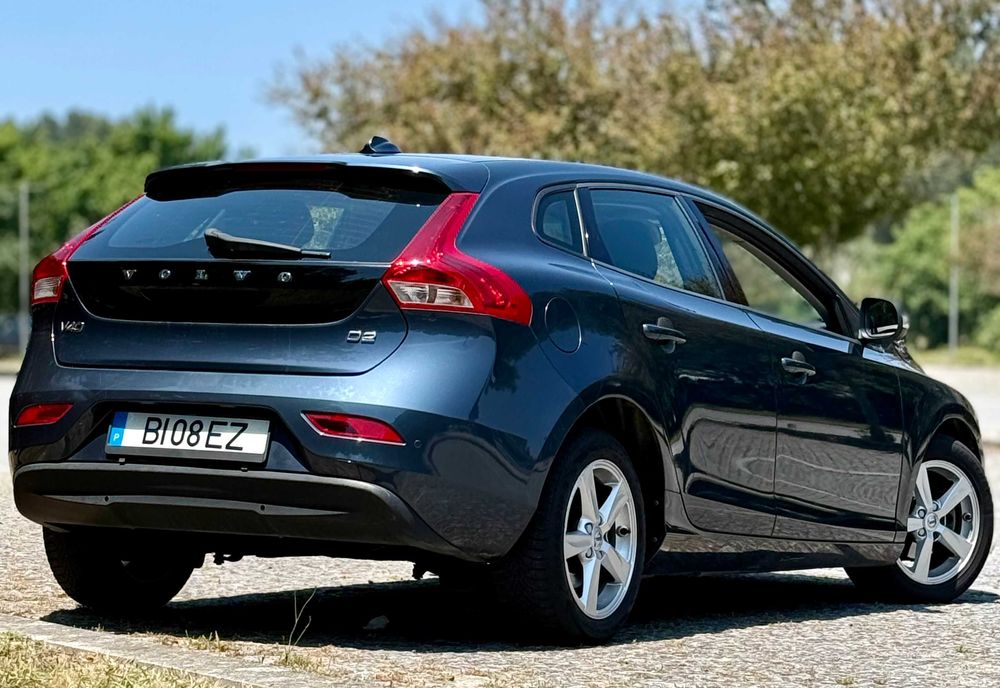 Volvo V40 D2 2.0 130.000KM | Desde 170€/mês