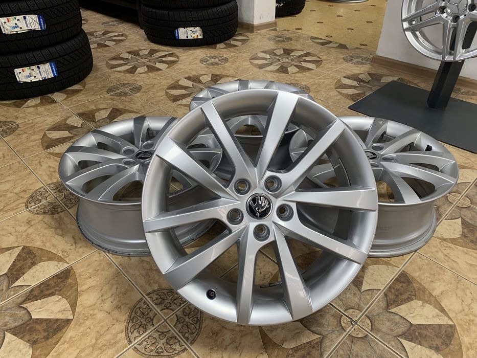 Диски R18 , 5/112 , ET43 , 7J*18H2 , 565.601.025.D