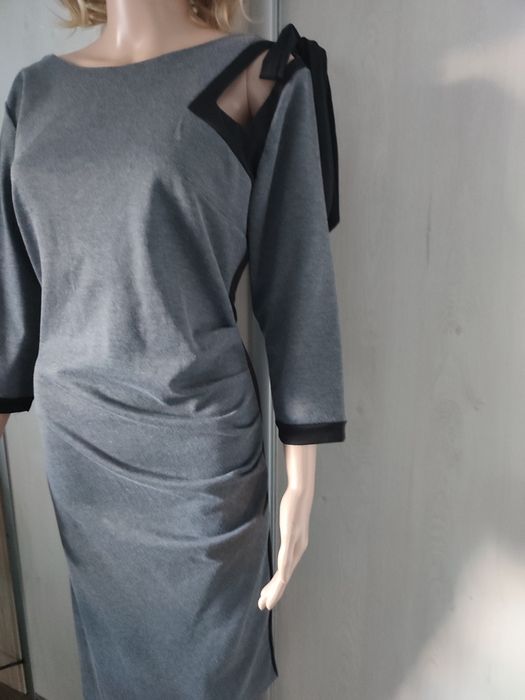 Sukienka damska szara z czarnymi wstawkami i kokardą, roz Xl