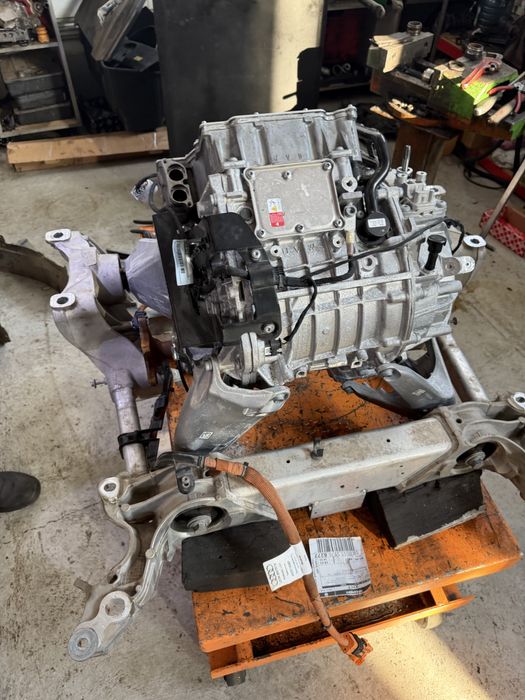 Двигун мотор передній audi etron