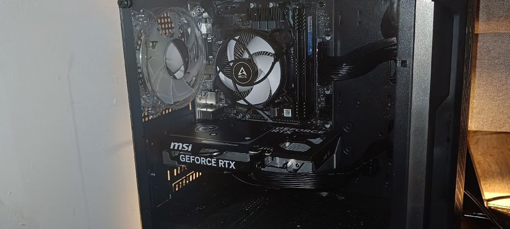 Komputer stacjonarny gaminowy