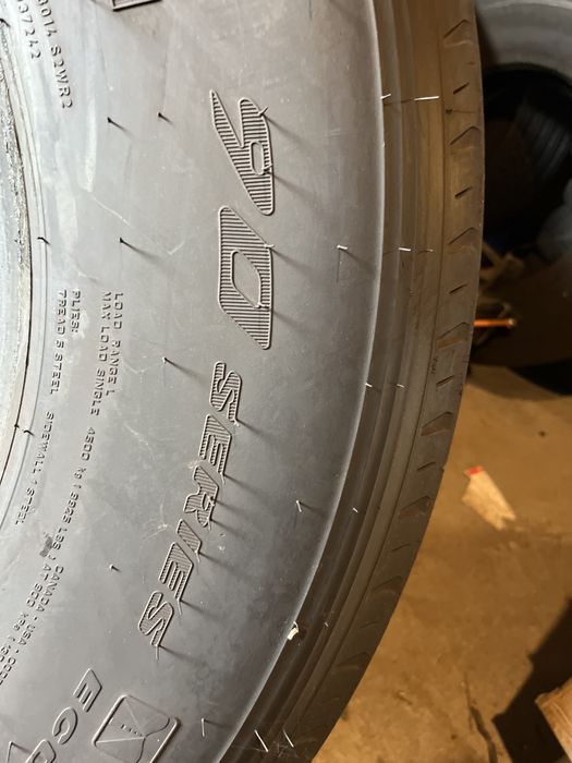385/65/22,5 naczepowa Pirelli Itineris T 90 Series JAK NOWA 14mm