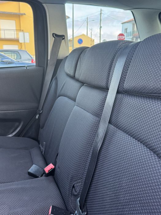 Fiat stillo (2003) usado funcionando normalmante mas com nescessidade de alguns reparos.