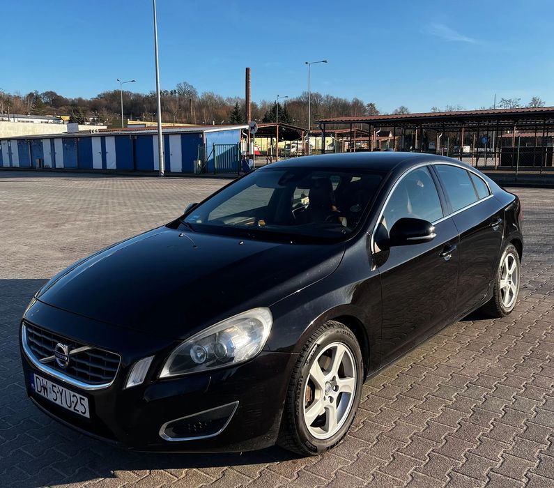 Volvo S60 Volvo S60 2.0T | 203 KM | 6-biegowy manual | prywatny użytek |