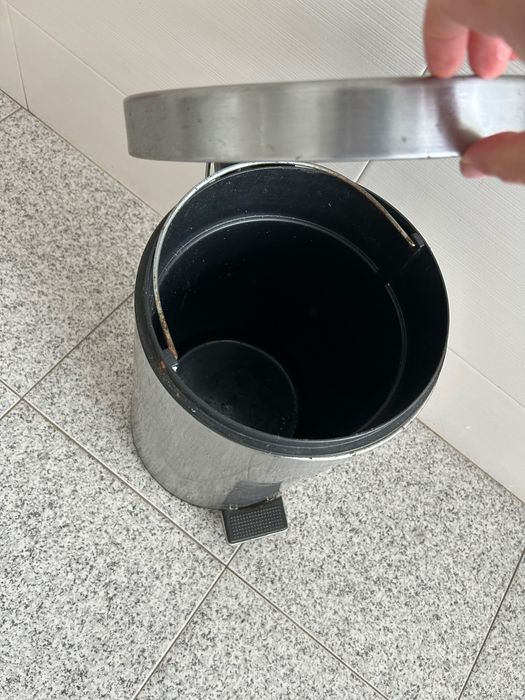 Balde caixote lixo grande com pedal