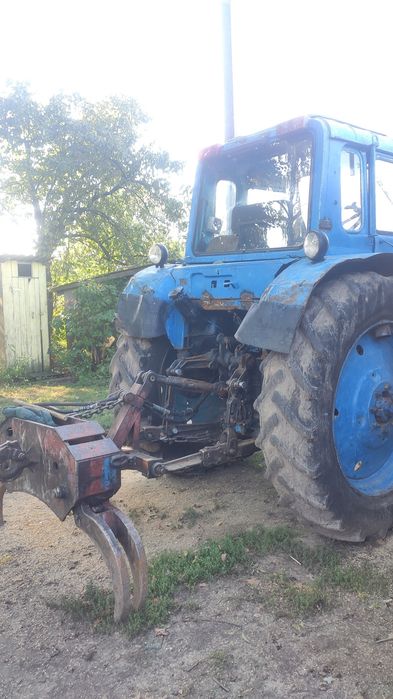 Продам трактори МТЗ-82 та МТЗ-80 з лісовими захватами (з документами)