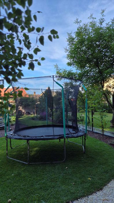 Trampolina ogrodowa