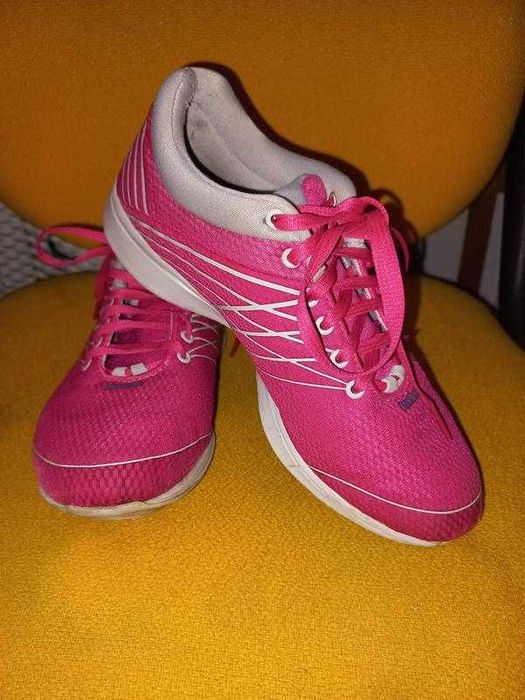 Універсальні кроссівки Reabok Easy tone, розмір: 3/35,5/22,5см.