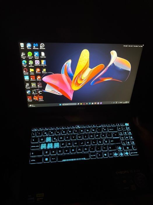 Notebook gamer Ultima geração MSI CYBORG