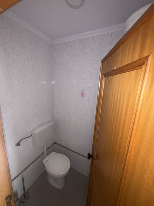 Vendo espaço de 54m2 + garagem, em processo de alteração para habitação em curso. Moinho do Guizo - Amadora