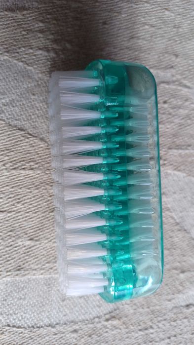 Conjunto lima de pés e escova de unhas. Oriflame.