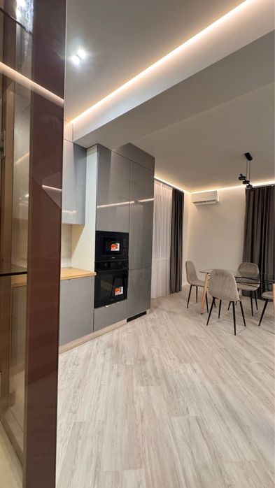 Продаж дуплексу з гаражем.