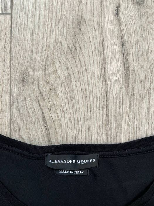 Фірмова футболка Alexander McQueen
