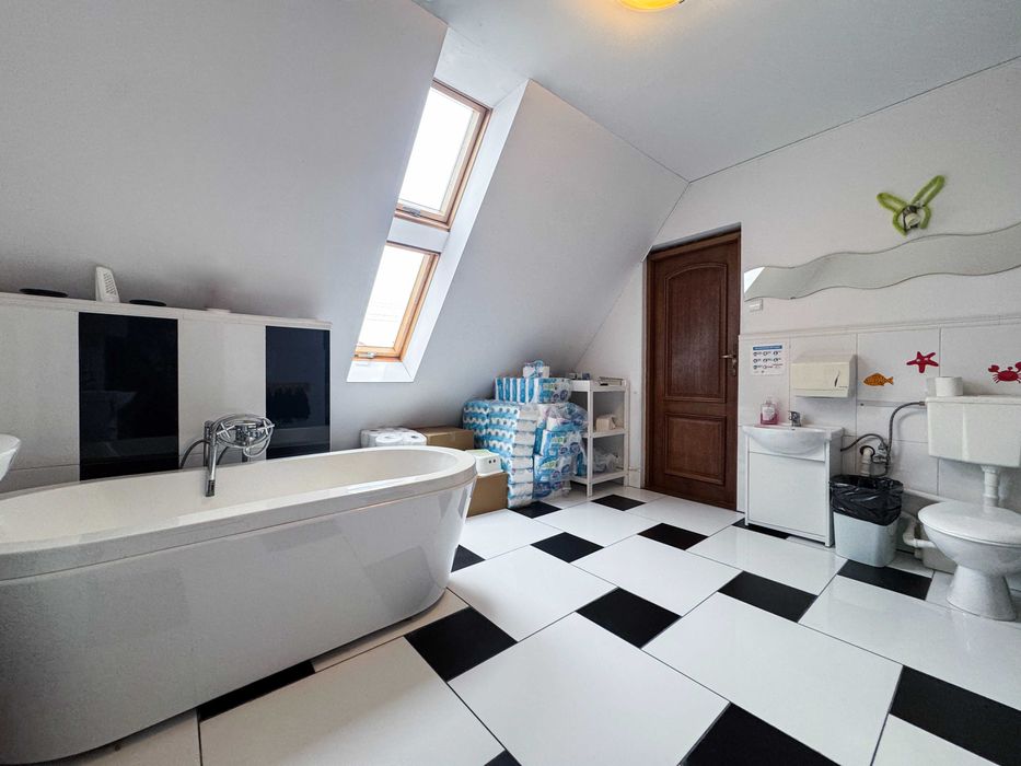 Dom pod działalność usługową - Wynajem