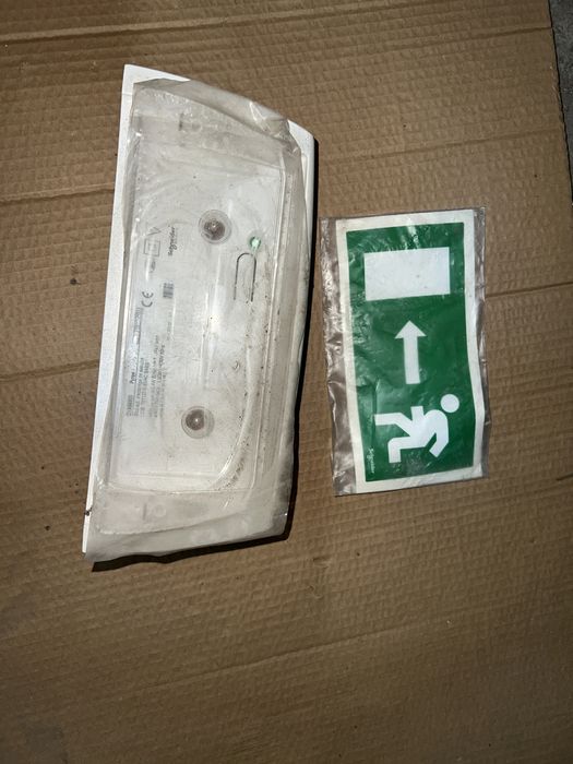 Oprawa awaryjna 220-240V 50-60Hz IP54 3