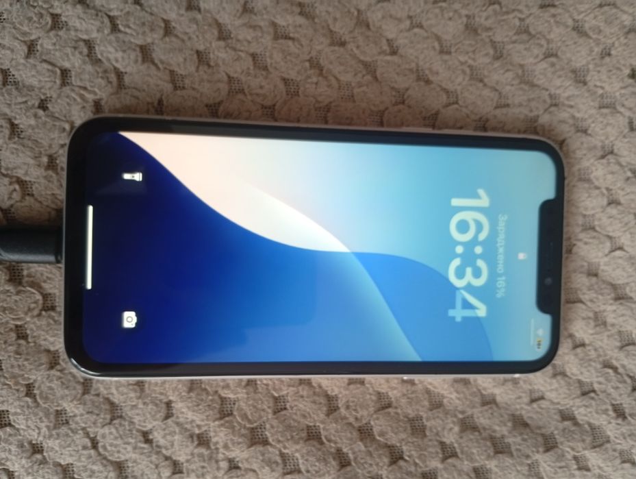 iPhone XR в хорошому стані