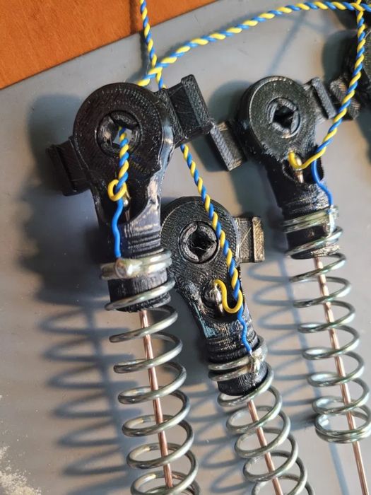 Вуса на дрони ( замикачі )